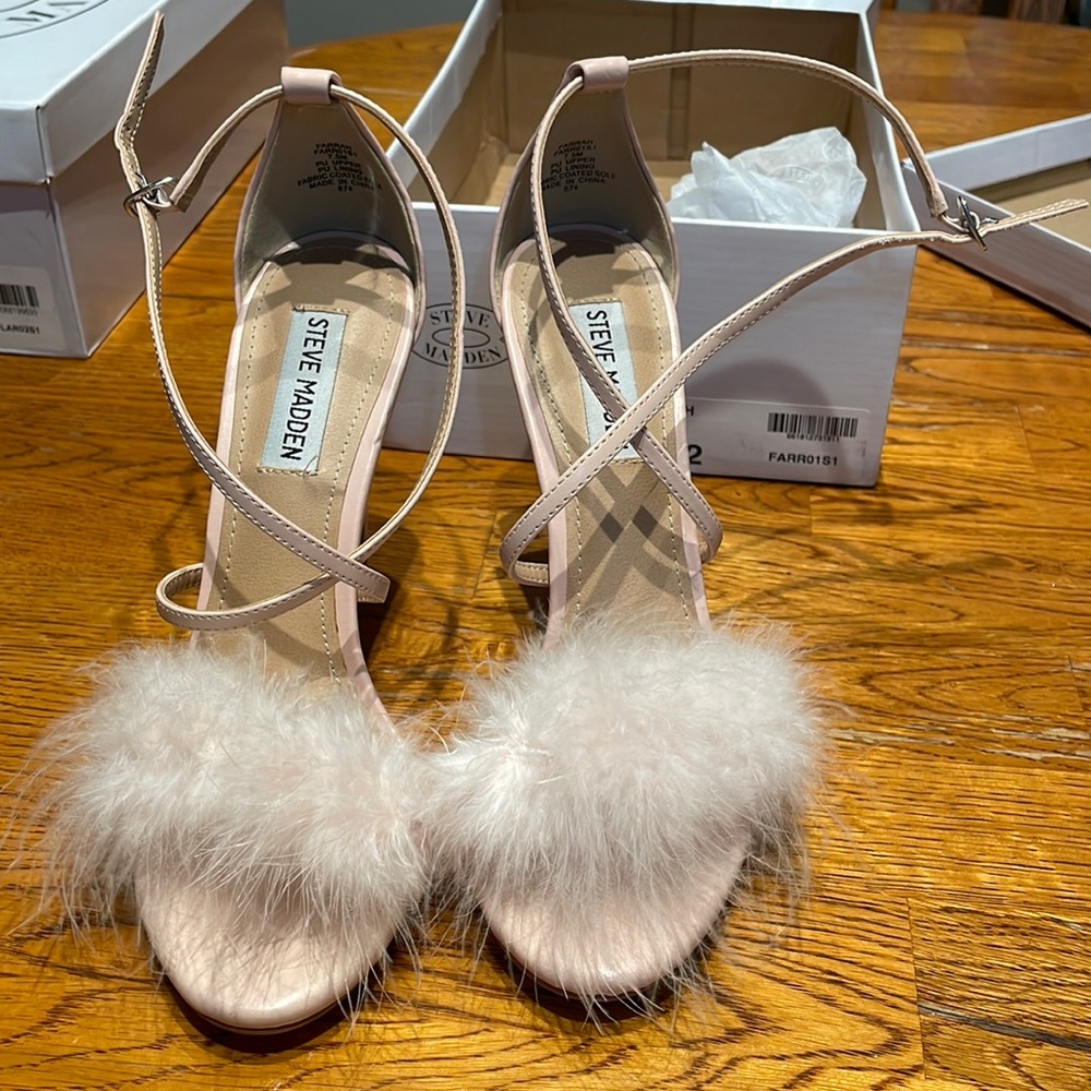 Steve Madden feather trim heel in pink